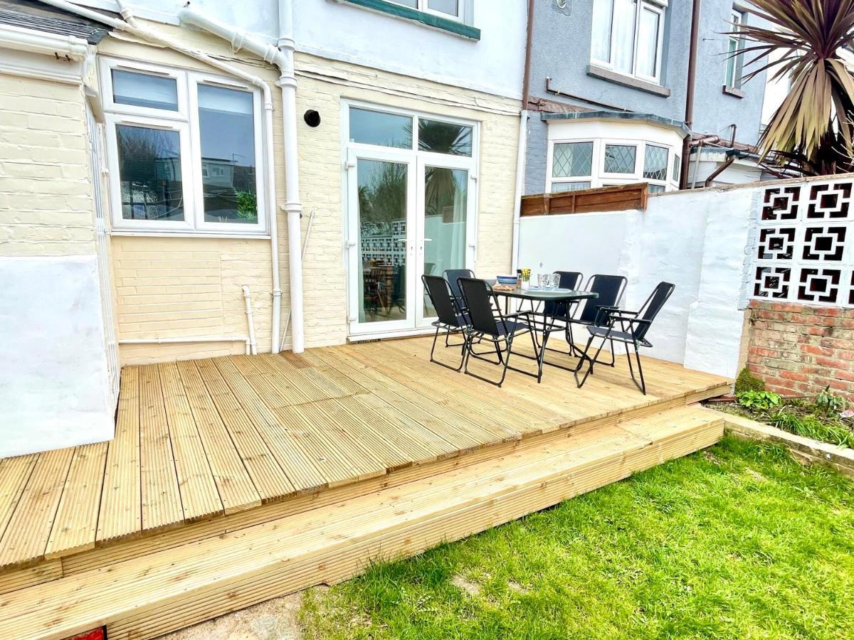 Portsmouth 3 Bedroom Getaway, Sleeps 6 Екстериор снимка