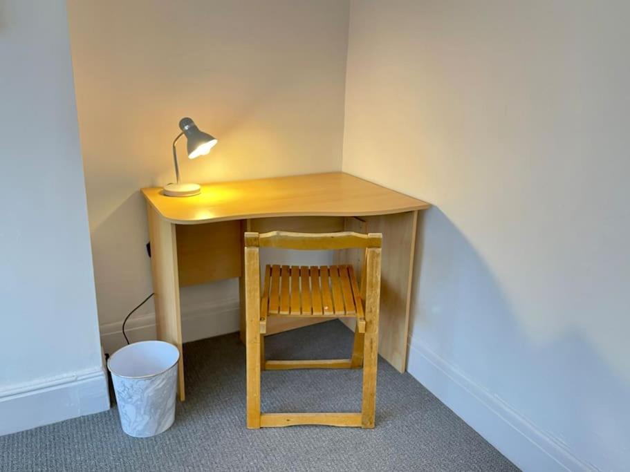 Portsmouth 3 Bedroom Getaway, Sleeps 6 Екстериор снимка