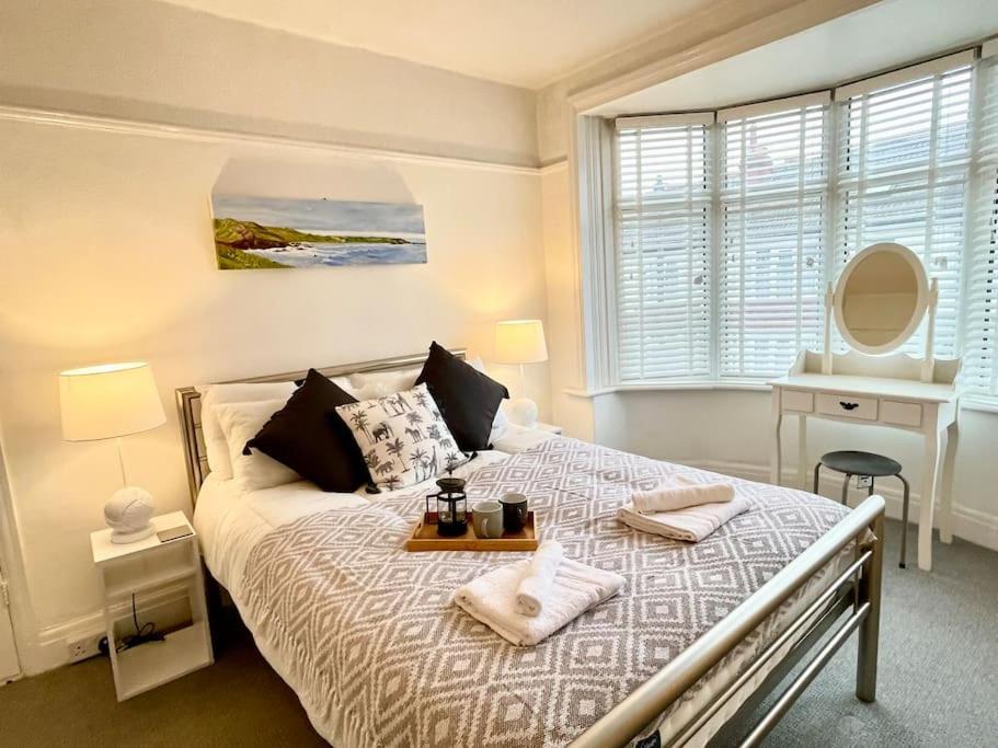 Portsmouth 3 Bedroom Getaway, Sleeps 6 Екстериор снимка