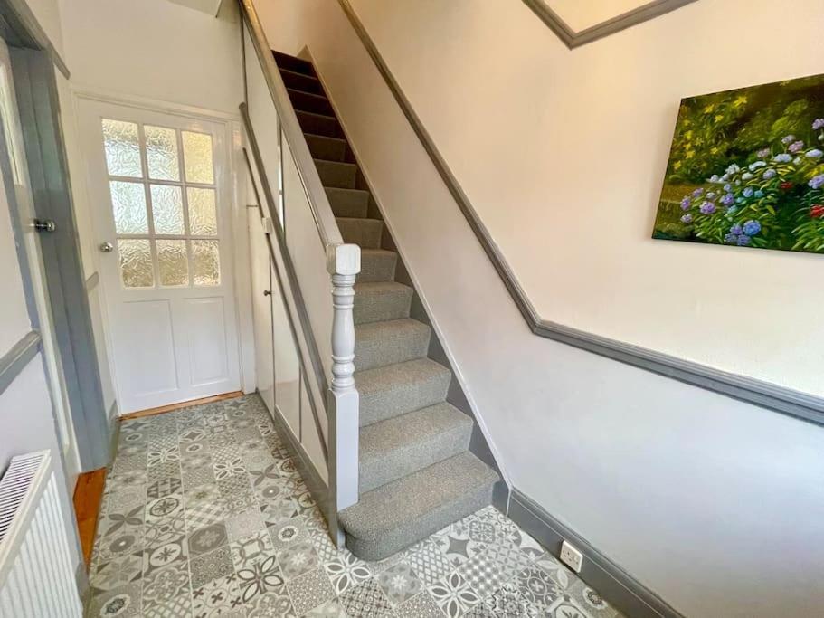 Portsmouth 3 Bedroom Getaway, Sleeps 6 Екстериор снимка