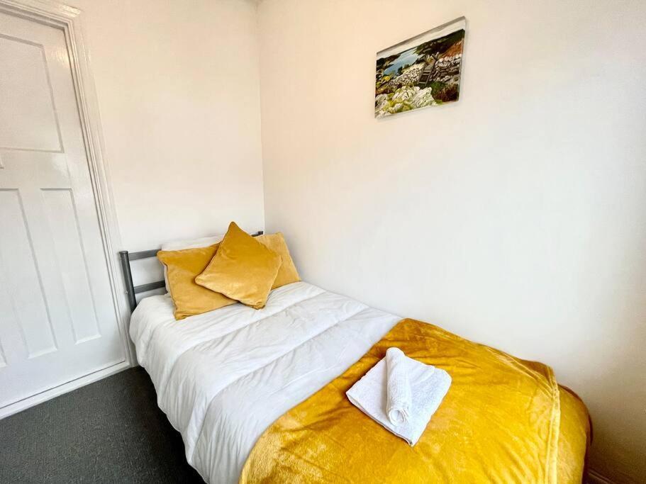 Portsmouth 3 Bedroom Getaway, Sleeps 6 Екстериор снимка