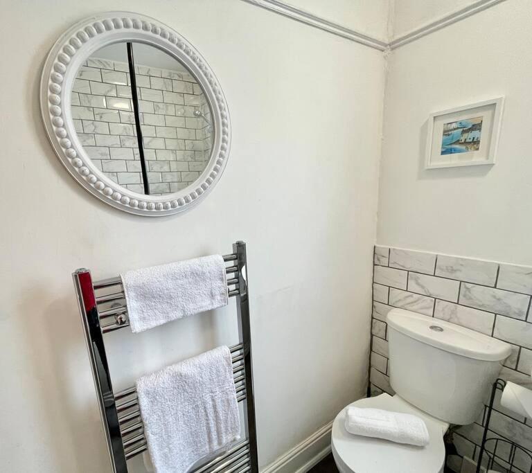 Portsmouth 3 Bedroom Getaway, Sleeps 6 Екстериор снимка